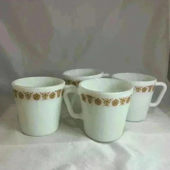 4…Pryex..milk glass..gold butterfly …mugs - Picture 4 of 5